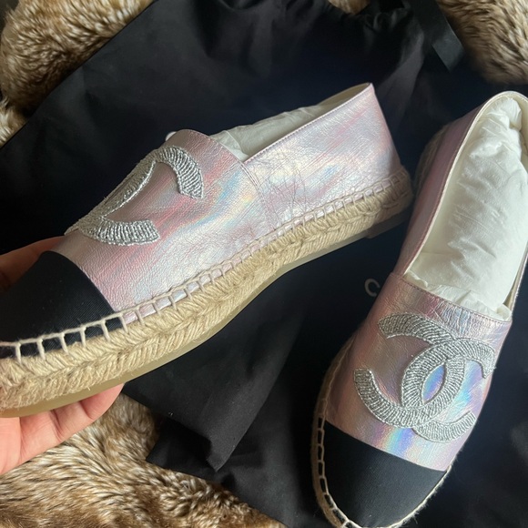 Chanel Pink Iridescent Laminated Lambskin Grosgrain Embroidered CC Espadrilles - Picture 4 of 11